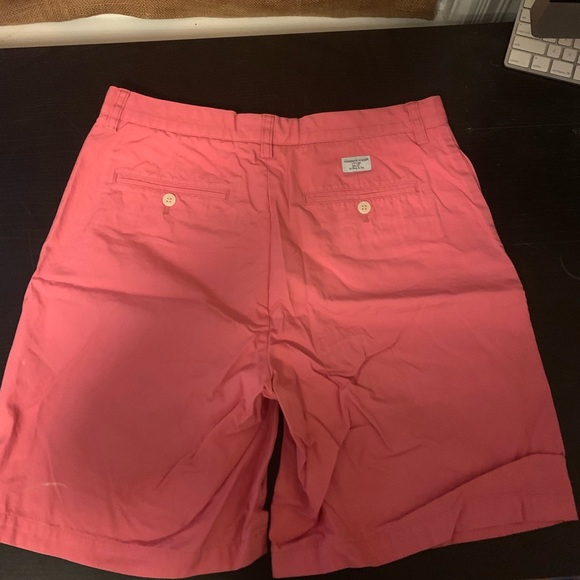 Vineyard Vines Club Shorts - Picture 2 of 2